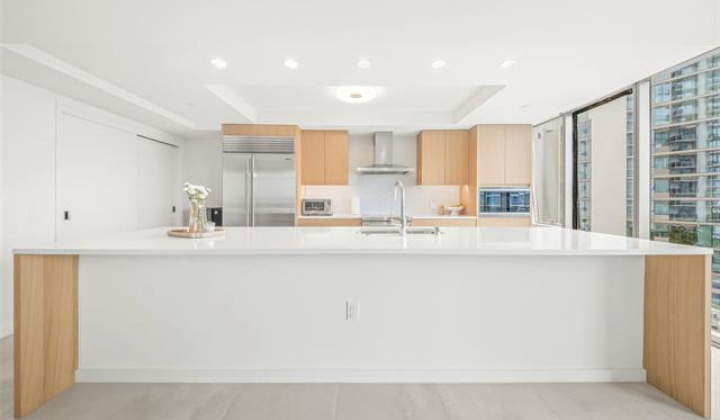1388 Kapiolani Boulevard,Honolulu,Hawaii,96814,3 Bedrooms Bedrooms,3 BathroomsBathrooms,Condo/Townhouse,Kapiolani,12,18626931