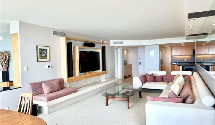 1600 Ala Moana Boulevard,Honolulu,Hawaii,96815,2 Bedrooms Bedrooms,2 BathroomsBathrooms,Condo/Townhouse,Ala Moana,29,18177974