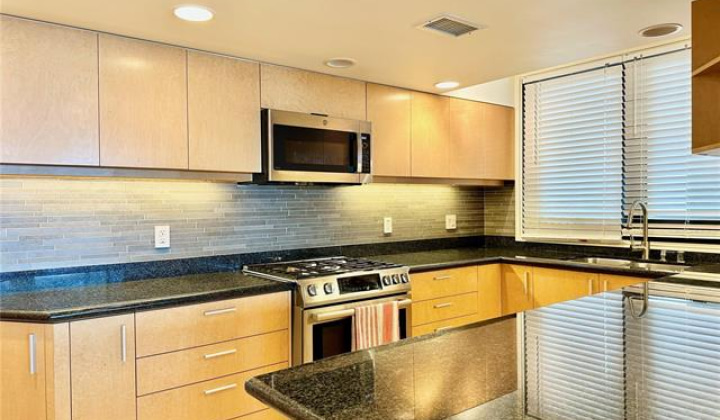1600 Ala Moana Boulevard,Honolulu,Hawaii,96815,2 Bedrooms Bedrooms,2 BathroomsBathrooms,Condo/Townhouse,Ala Moana,29,18177974