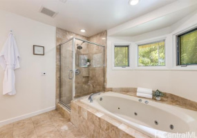 120 Kuine Place,Honolulu,Hawaii,96816,4 Bedrooms Bedrooms,3 BathroomsBathrooms,Single family,Kuine,18179262
