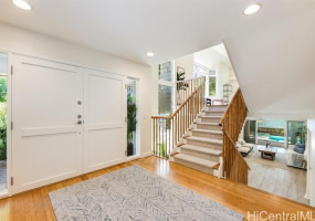 120 Kuine Place,Honolulu,Hawaii,96816,4 Bedrooms Bedrooms,3 BathroomsBathrooms,Single family,Kuine,18179262