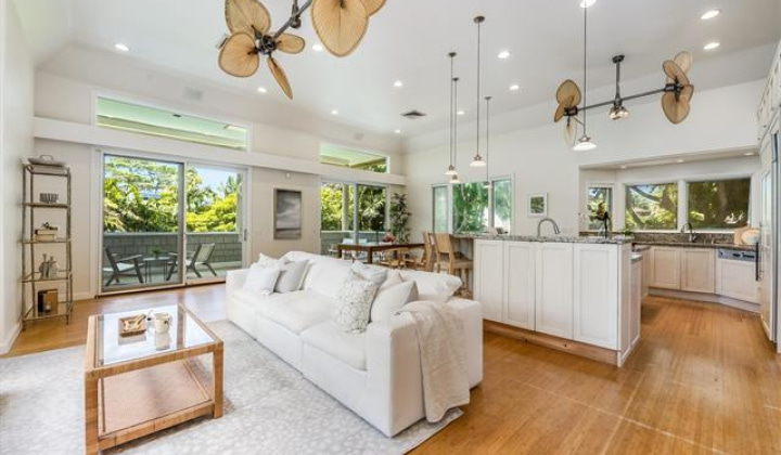 120 Kuine Place,Honolulu,Hawaii,96816,4 Bedrooms Bedrooms,3 BathroomsBathrooms,Single family,Kuine,18179262
