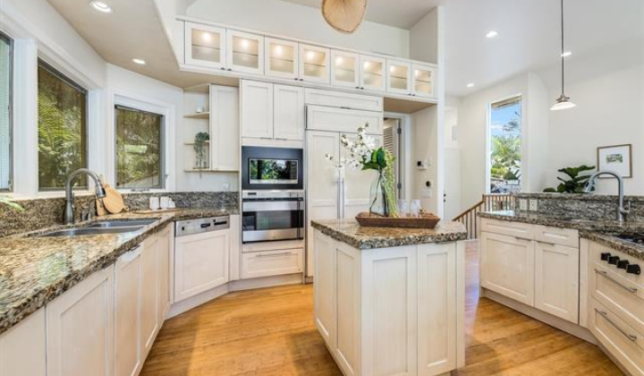 120 Kuine Place,Honolulu,Hawaii,96816,4 Bedrooms Bedrooms,3 BathroomsBathrooms,Single family,Kuine,18179262