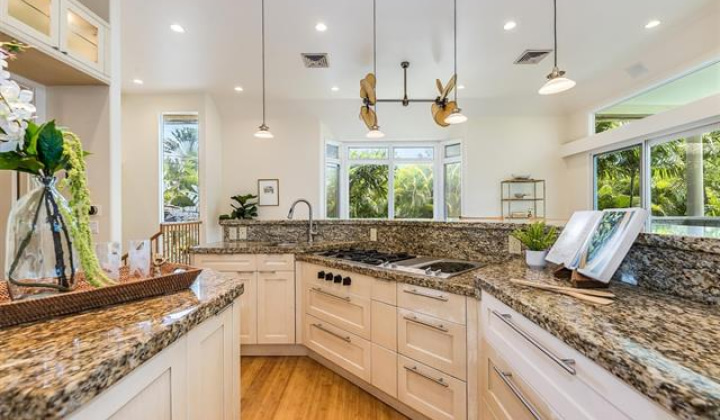 120 Kuine Place,Honolulu,Hawaii,96816,4 Bedrooms Bedrooms,3 BathroomsBathrooms,Single family,Kuine,18179262