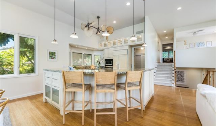 120 Kuine Place,Honolulu,Hawaii,96816,4 Bedrooms Bedrooms,3 BathroomsBathrooms,Single family,Kuine,18179262