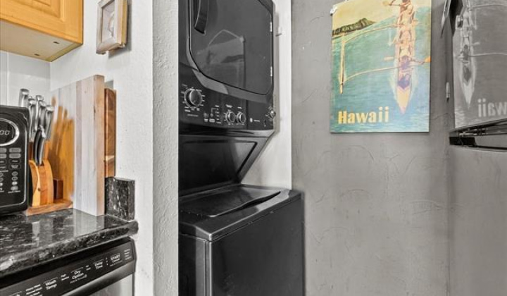 320 Liliuokalani Avenue,Honolulu,Hawaii,96815,2 Bedrooms Bedrooms,1 BathroomBathrooms,Condo/Townhouse,Liliuokalani,21,18179694