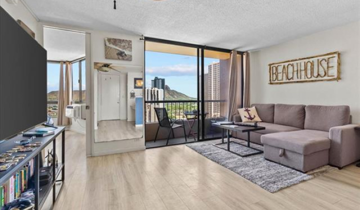 320 Liliuokalani Avenue,Honolulu,Hawaii,96815,2 Bedrooms Bedrooms,1 BathroomBathrooms,Condo/Townhouse,Liliuokalani,21,18179694