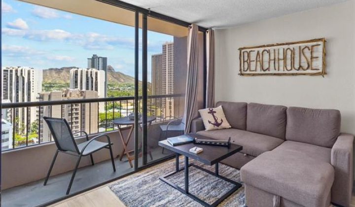 320 Liliuokalani Avenue,Honolulu,Hawaii,96815,2 Bedrooms Bedrooms,1 BathroomBathrooms,Condo/Townhouse,Liliuokalani,21,18179694