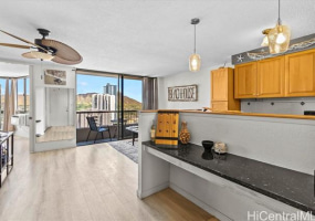 320 Liliuokalani Avenue,Honolulu,Hawaii,96815,2 Bedrooms Bedrooms,1 BathroomBathrooms,Condo/Townhouse,Liliuokalani,21,18179694