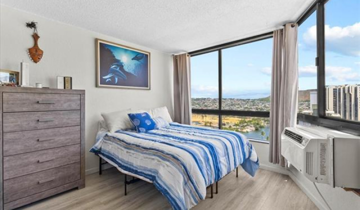320 Liliuokalani Avenue,Honolulu,Hawaii,96815,2 Bedrooms Bedrooms,1 BathroomBathrooms,Condo/Townhouse,Liliuokalani,21,18179694