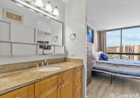 320 Liliuokalani Avenue,Honolulu,Hawaii,96815,2 Bedrooms Bedrooms,1 BathroomBathrooms,Condo/Townhouse,Liliuokalani,21,18179694