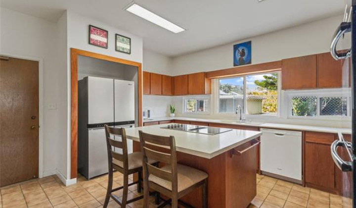 5225 Kalanianaole Highway,Honolulu,Hawaii,96821,3 Bedrooms Bedrooms,3 BathroomsBathrooms,Single family,Kalanianaole,18629762