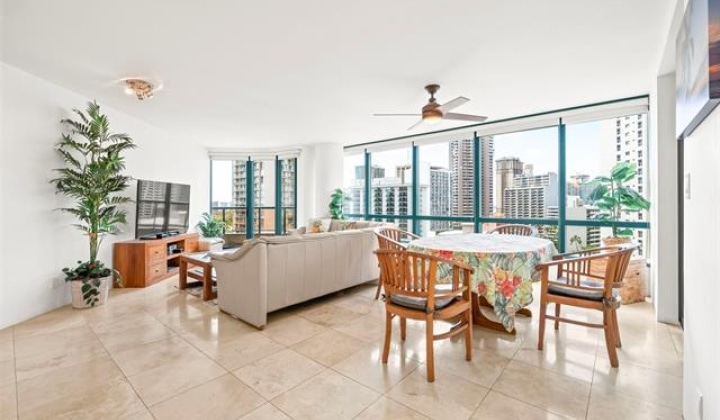 1888 Kalakaua Avenue,Honolulu,Hawaii,96815,2 ベッドルーム ベッドルーム,2 バスルームバスルーム,コンド / タウンハウス,Kalakaua,17,18629944
