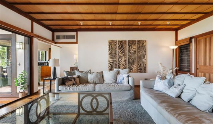 5543 Kalanianaole Highway,Honolulu,Hawaii,96821,3 Bedrooms Bedrooms,2 BathroomsBathrooms,Single family,Kalanianaole,19046208