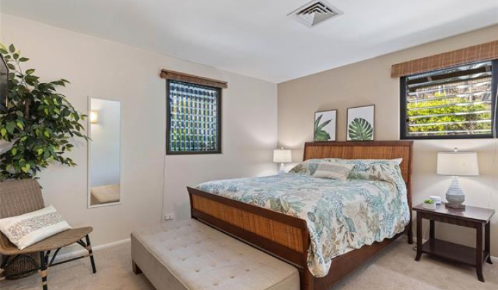 5543 Kalanianaole Highway,Honolulu,Hawaii,96821,3 Bedrooms Bedrooms,2 BathroomsBathrooms,Single family,Kalanianaole,19046208