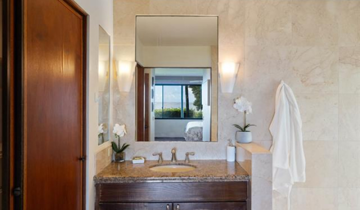 5543 Kalanianaole Highway,Honolulu,Hawaii,96821,3 Bedrooms Bedrooms,2 BathroomsBathrooms,Single family,Kalanianaole,19046208