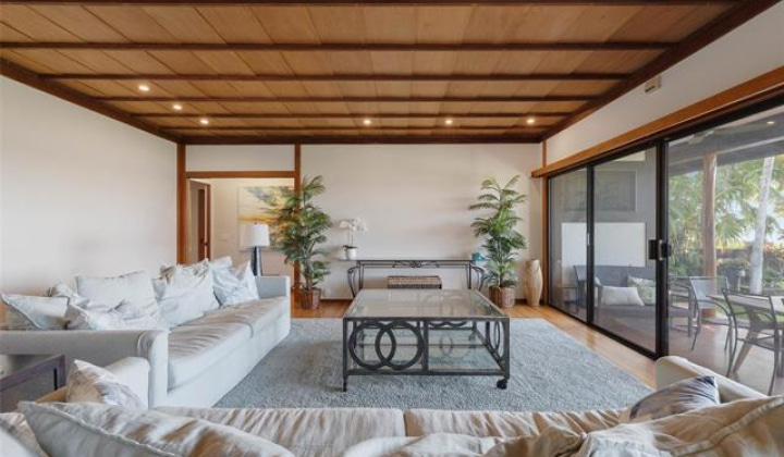 5543 Kalanianaole Highway,Honolulu,Hawaii,96821,3 Bedrooms Bedrooms,2 BathroomsBathrooms,Single family,Kalanianaole,19046208