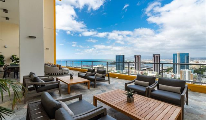 988 Halekauwila Street,Honolulu,Hawaii,96814,3 Bedrooms Bedrooms,2 BathroomsBathrooms,Condo/Townhouse,Halekauwila,25,19345483