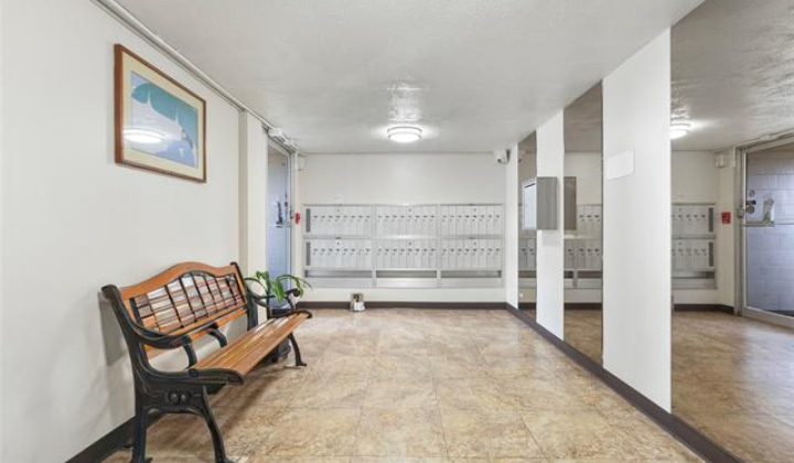1415 Punahou Street,Honolulu,Hawaii,96822,2 ベッドルーム ベッドルーム,1 バスルームバスルーム,コンド / タウンハウス,Punahou,6,19346335