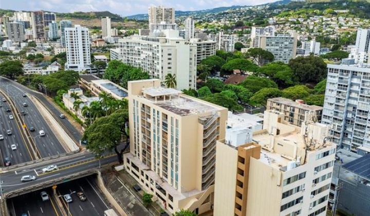 1415 Punahou Street,Honolulu,Hawaii,96822,2 ベッドルーム ベッドルーム,1 バスルームバスルーム,コンド / タウンハウス,Punahou,6,19346335