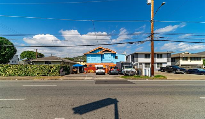 2110 Beretania Street,Honolulu,Hawaii,96826,6 Bedrooms Bedrooms,3 BathroomsBathrooms,Single family,Beretania,18180520