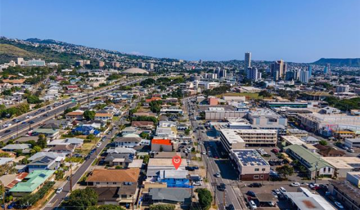 2110 Beretania Street,Honolulu,Hawaii,96826,6 Bedrooms Bedrooms,3 BathroomsBathrooms,Single family,Beretania,18180520