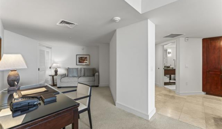 223 Saratoga Road,Honolulu,Hawaii,96815,1 Bedroom Bedrooms,1 BathroomBathrooms,Condo/Townhouse,Saratoga,19,18181838