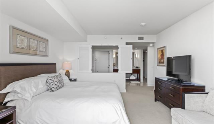 223 Saratoga Road,Honolulu,Hawaii,96815,1 Bedroom Bedrooms,1 BathroomBathrooms,Condo/Townhouse,Saratoga,19,18181838