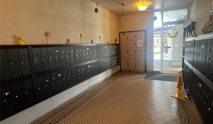 1400 Pensacola Street,Honolulu,Hawaii,96822,2 Bedrooms Bedrooms,2 BathroomsBathrooms,Condo/Townhouse,Pensacola,11,19347417