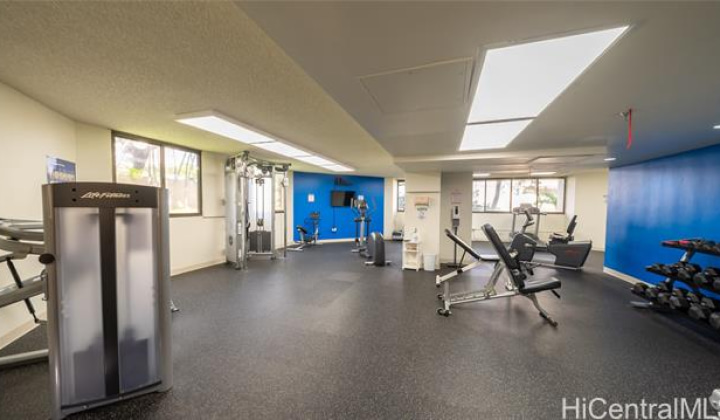 1040 Lunalilo Street,Honolulu,Hawaii,96822,2 Bedrooms Bedrooms,2 BathroomsBathrooms,Condo/Townhouse,Lunalilo,7,19347831