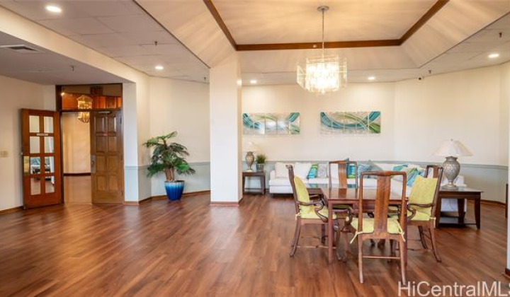 1040 Lunalilo Street,Honolulu,Hawaii,96822,2 Bedrooms Bedrooms,2 BathroomsBathrooms,Condo/Townhouse,Lunalilo,7,19347831