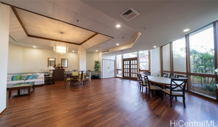 1040 Lunalilo Street,Honolulu,Hawaii,96822,2 Bedrooms Bedrooms,2 BathroomsBathrooms,Condo/Townhouse,Lunalilo,7,19347831