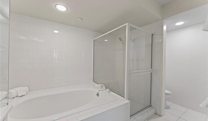 1015 Wilder Avenue,Honolulu,Hawaii,96822,3 ベッドルーム ベッドルーム,2 バスルームバスルーム,コンド / タウンハウス,Wilder,9,18182135