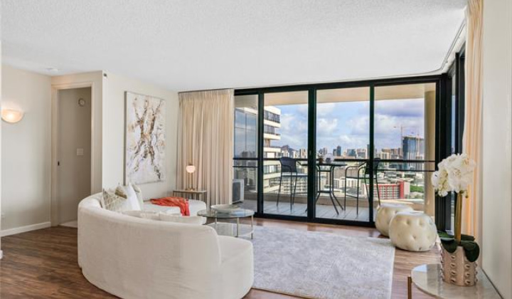 1015 Wilder Avenue,Honolulu,Hawaii,96822,3 ベッドルーム ベッドルーム,2 バスルームバスルーム,コンド / タウンハウス,Wilder,9,18182135