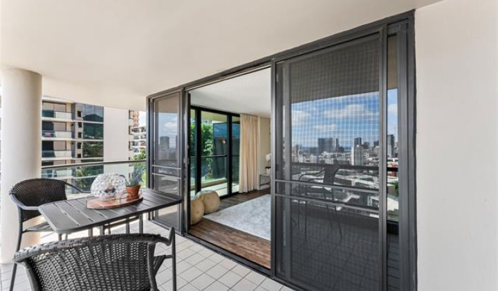 1015 Wilder Avenue,Honolulu,Hawaii,96822,3 ベッドルーム ベッドルーム,2 バスルームバスルーム,コンド / タウンハウス,Wilder,9,18182135