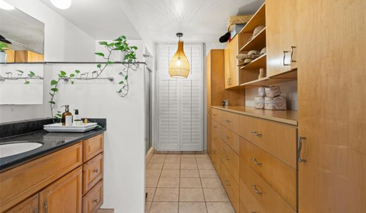 2895 Kalakaua Avenue,Honolulu,Hawaii,96815,1 Bedroom Bedrooms,1 BathroomBathrooms,Condo/Townhouse,Kalakaua,3,18184666