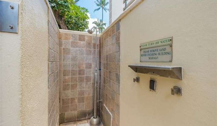 2895 Kalakaua Avenue,Honolulu,Hawaii,96815,1 Bedroom Bedrooms,1 BathroomBathrooms,Condo/Townhouse,Kalakaua,3,18184666