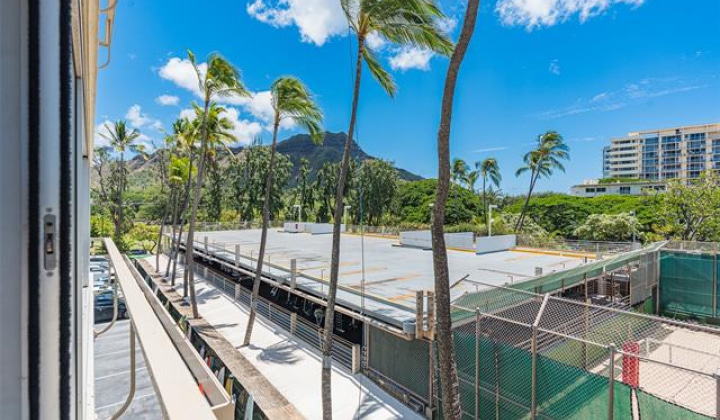 2895 Kalakaua Avenue,Honolulu,Hawaii,96815,1 Bedroom Bedrooms,1 BathroomBathrooms,Condo/Townhouse,Kalakaua,3,18184666