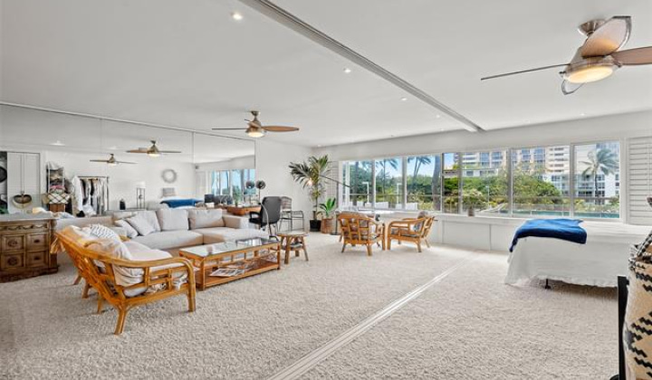 2895 Kalakaua Avenue,Honolulu,Hawaii,96815,1 Bedroom Bedrooms,1 BathroomBathrooms,Condo/Townhouse,Kalakaua,3,18184666