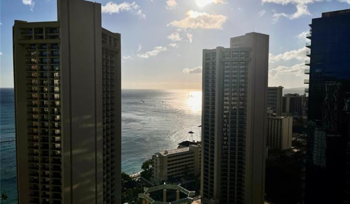 2427 Kuhio Avenue,Honolulu,Hawaii,96815,1 ベッドルーム ベッドルーム,1 バスルームバスルーム,コンド / タウンハウス,Kuhio,22,19353395