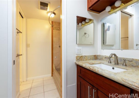 1624 Kanunu Street,Honolulu,Hawaii,96814,2 Bedrooms Bedrooms,1 BathroomBathrooms,Condo/Townhouse,Kanunu,7,18185522