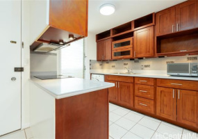 1624 Kanunu Street,Honolulu,Hawaii,96814,2 Bedrooms Bedrooms,1 BathroomBathrooms,Condo/Townhouse,Kanunu,7,18185522