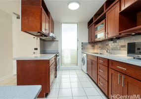 1624 Kanunu Street,Honolulu,Hawaii,96814,2 Bedrooms Bedrooms,1 BathroomBathrooms,Condo/Townhouse,Kanunu,7,18185522