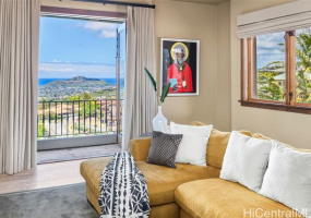 718 Puuikena Drive,Honolulu,Hawaii,96821,7 ベッドルーム ベッドルーム,6 バスルームバスルーム,一戸建て,Puuikena,18186822