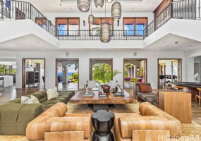 718 Puuikena Drive,Honolulu,Hawaii,96821,7 ベッドルーム ベッドルーム,6 バスルームバスルーム,一戸建て,Puuikena,18186822