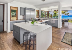 718 Puuikena Drive,Honolulu,Hawaii,96821,7 ベッドルーム ベッドルーム,6 バスルームバスルーム,一戸建て,Puuikena,18186822