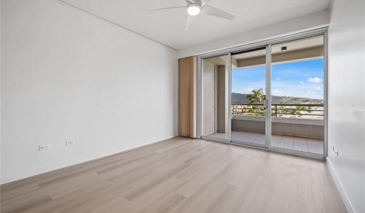 1 Keahole Place,Honolulu,Hawaii,96825,2 Bedrooms Bedrooms,2 BathroomsBathrooms,Condo/Townhouse,Keahole,1,18186984