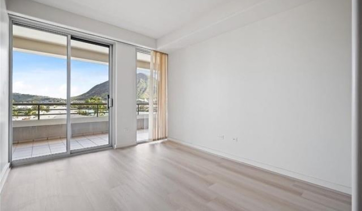 1 Keahole Place,Honolulu,Hawaii,96825,2 Bedrooms Bedrooms,2 BathroomsBathrooms,Condo/Townhouse,Keahole,1,18186984