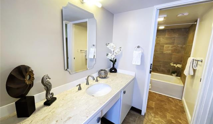 1650 Ala Moana Boulevard,Honolulu,Hawaii,96815,2 Bedrooms Bedrooms,2 BathroomsBathrooms,Condo/Townhouse,Ala Moana,34,19355811