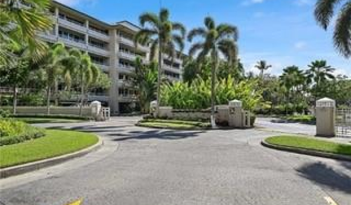 1 Keahole Place,Honolulu,Hawaii,96825,2 Bedrooms Bedrooms,2 BathroomsBathrooms,Condo/Townhouse,Keahole,1,18186984